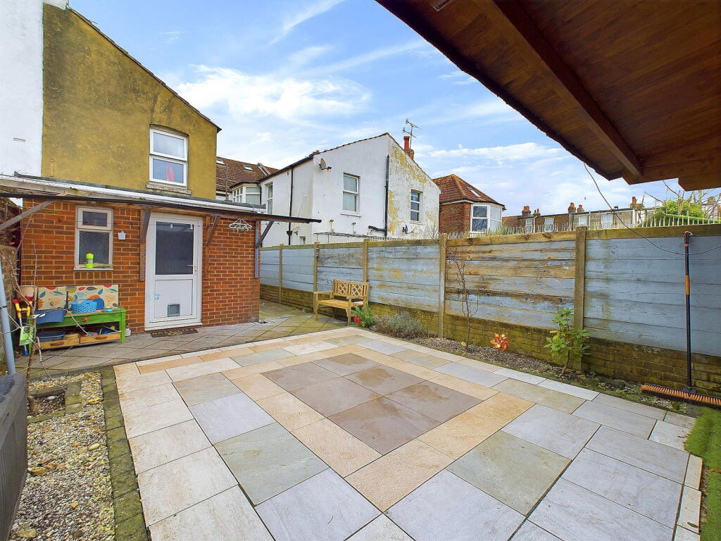 Additional property image - Pavilion Road, Worthing BN14 7EE