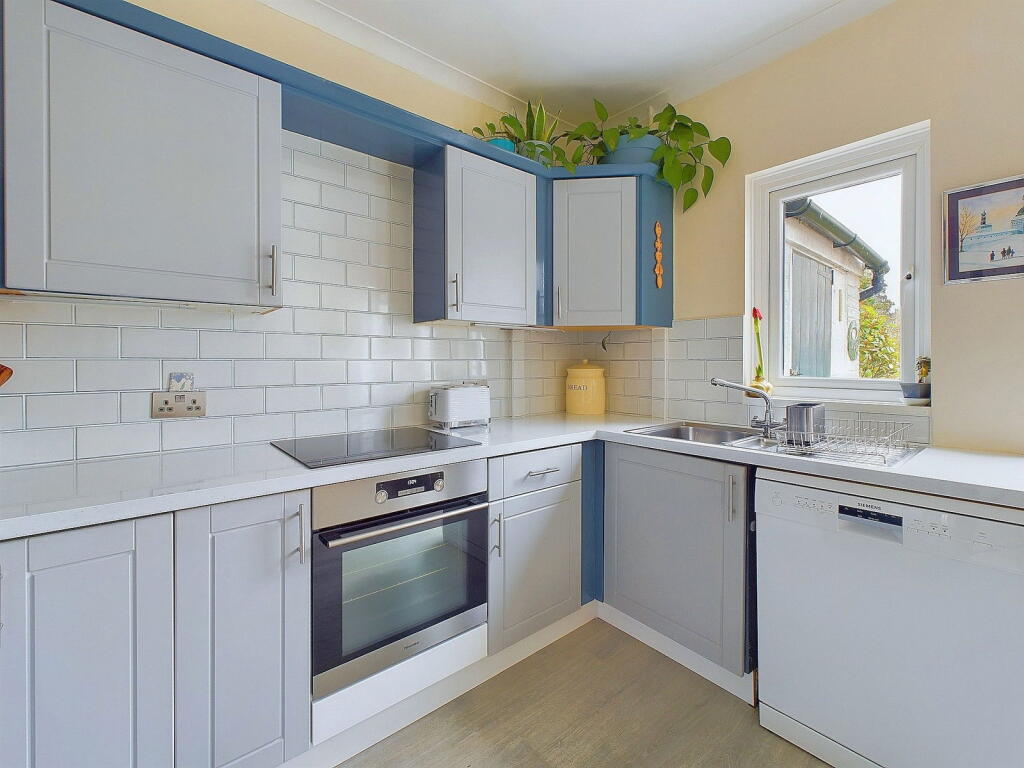 Additional property image - St. Thomas Road, Worthing BN14 7JW
