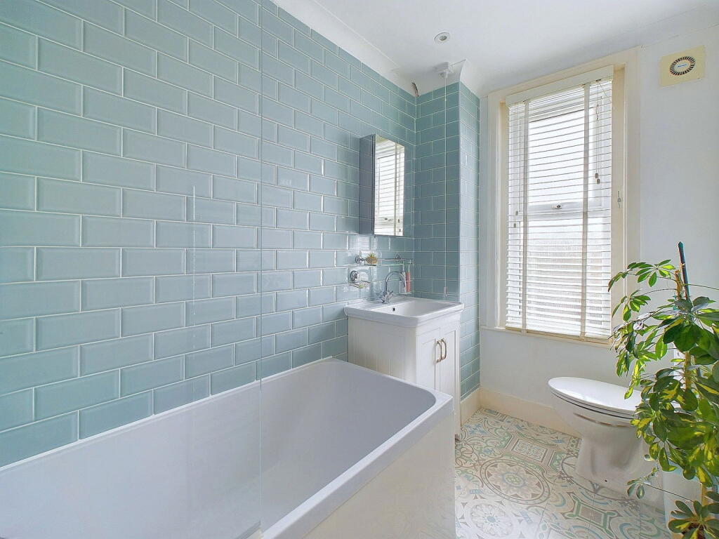 Additional property image - St. Thomas Road, Worthing BN14 7JW