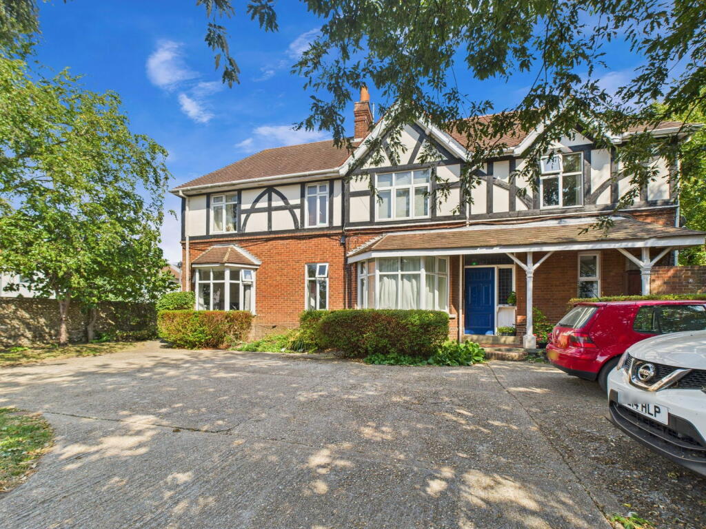 Main image of property: 120 Park Road, Worthing, BN11 2AL