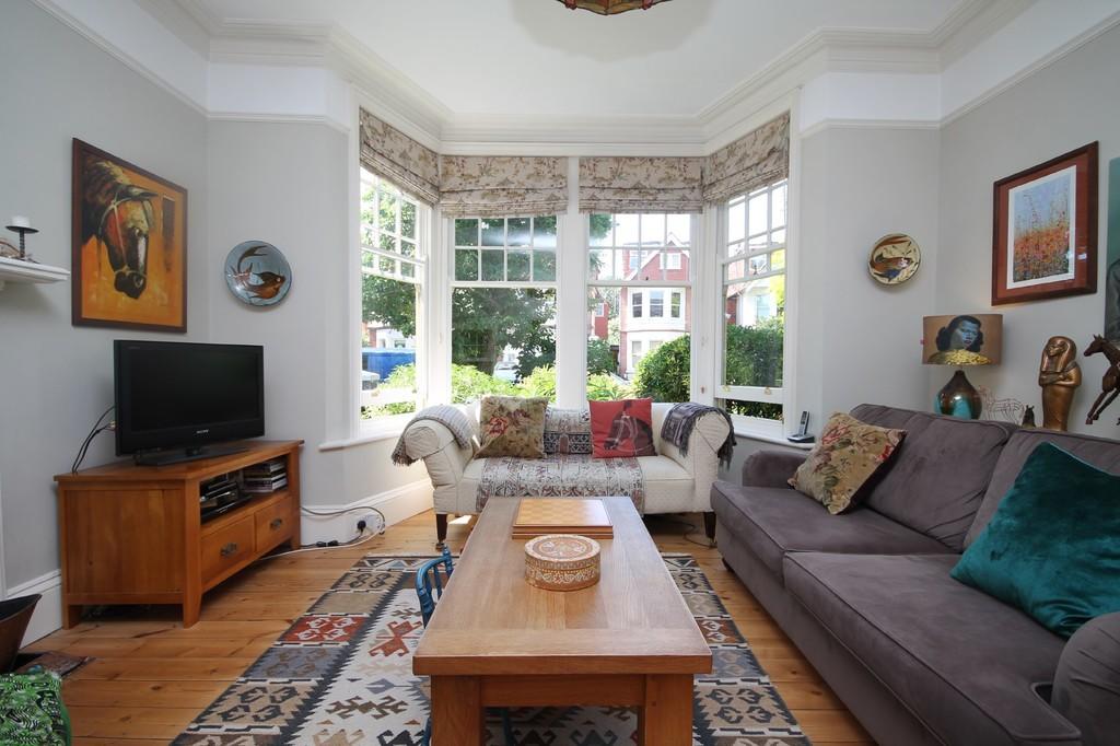 4 bedroom semidetached house for sale in Windsor Road, Worthing, BN11