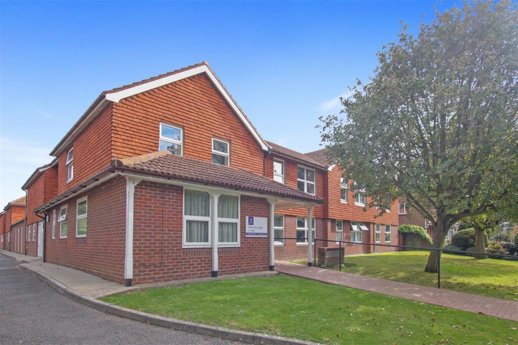 1 bedroom retirement property for sale in Gainsborough Lodge, South Farm Road, Worthing BN14 7ED