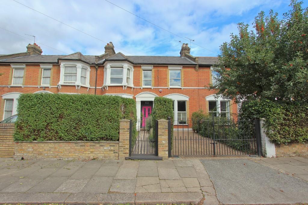 4 bedroom house for sale in Windsor Road, London, E7