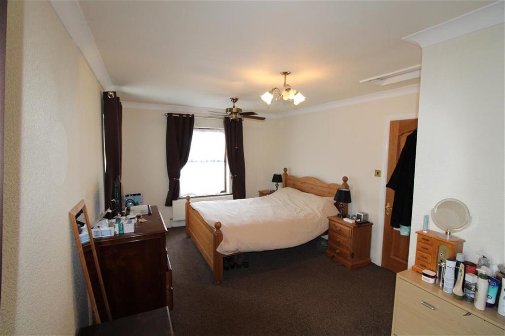 4 bedroom house for sale in Darkinson Lane, Lea Town, Preston, PR4