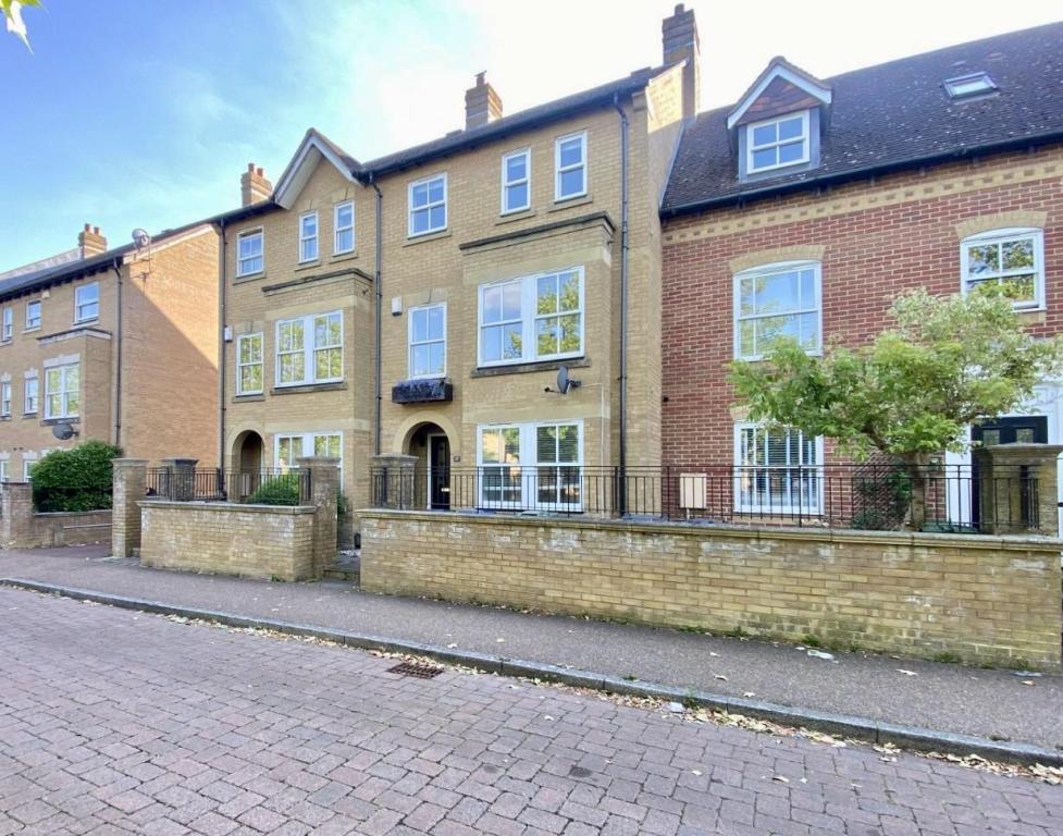Main image of property: Broad Street, Great Cambourne, Cambridge, Cambridgeshire