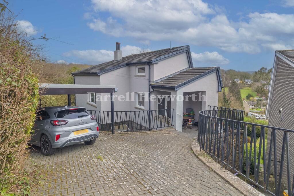 4 bedroom detached house for sale in Coach Road, Warton, Carnforth, LA5