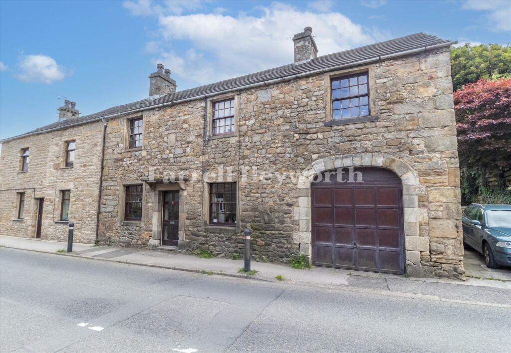 4 bedroom house for sale in Station Road, Hornby, Lancaster, Lancs, LA2