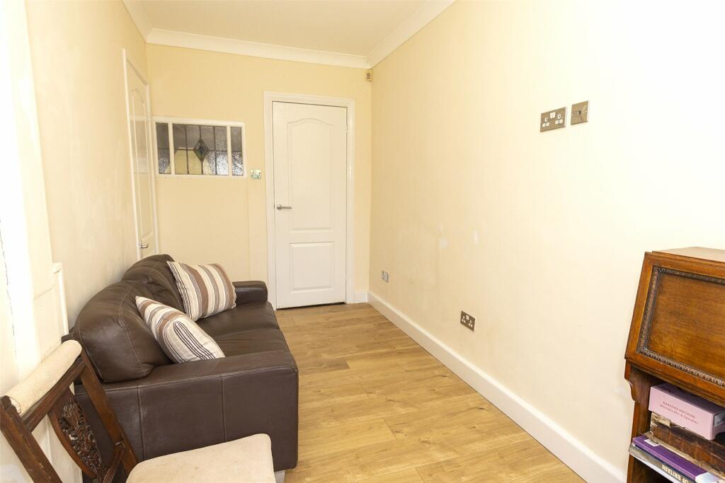 Additional property image - Elm Croft, Oldbury, West Midlands, B68