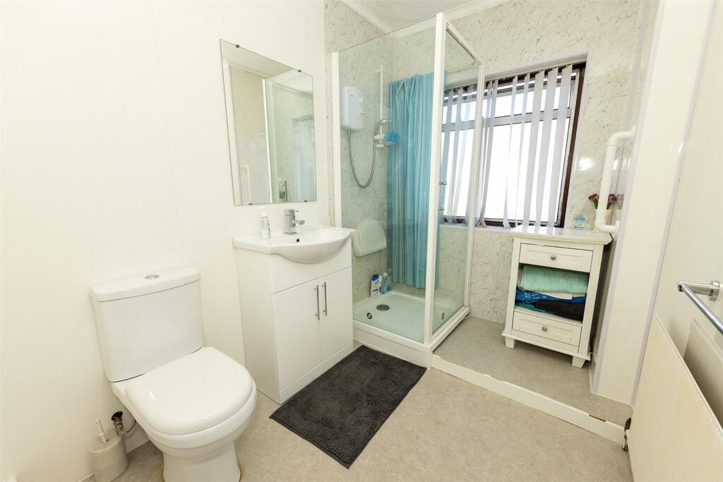 Additional property image - Elm Croft, Oldbury, West Midlands, B68