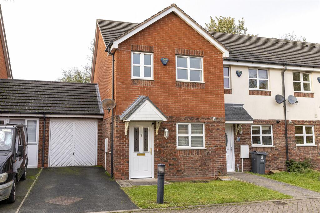 3 bedroom end of terrace house for sale in Astle Drive, Oldbury, West