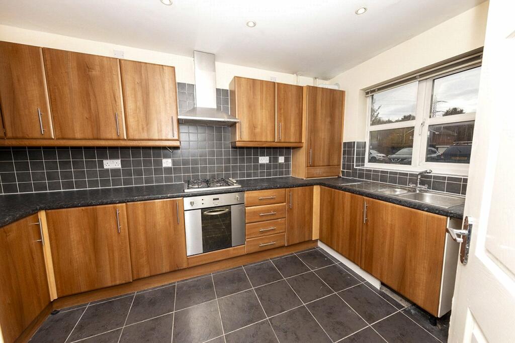Additional property image - Astle Drive, Oldbury, West Midlands, B69