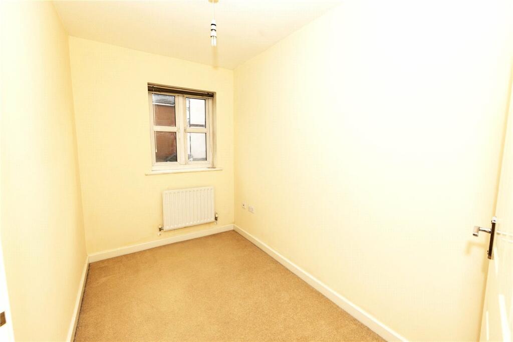 Additional property image - Astle Drive, Oldbury, West Midlands, B69