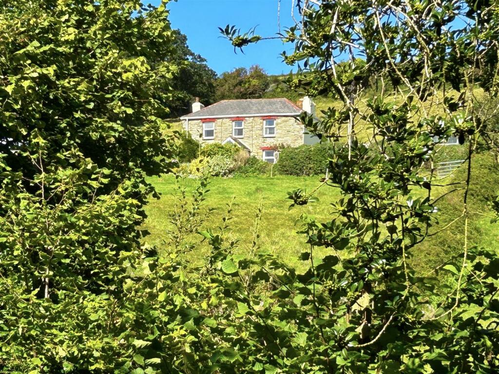 4 bedroom farm house for sale in Penwartha Coombe, Perranporth, TR6