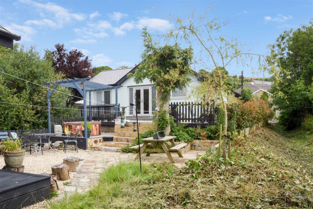 3 bedroom detached bungalow for sale in Mill Road, Bolingey