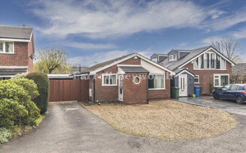 3 bedroom bungalow for sale in Cunnery Meadow, Leyland, PR25