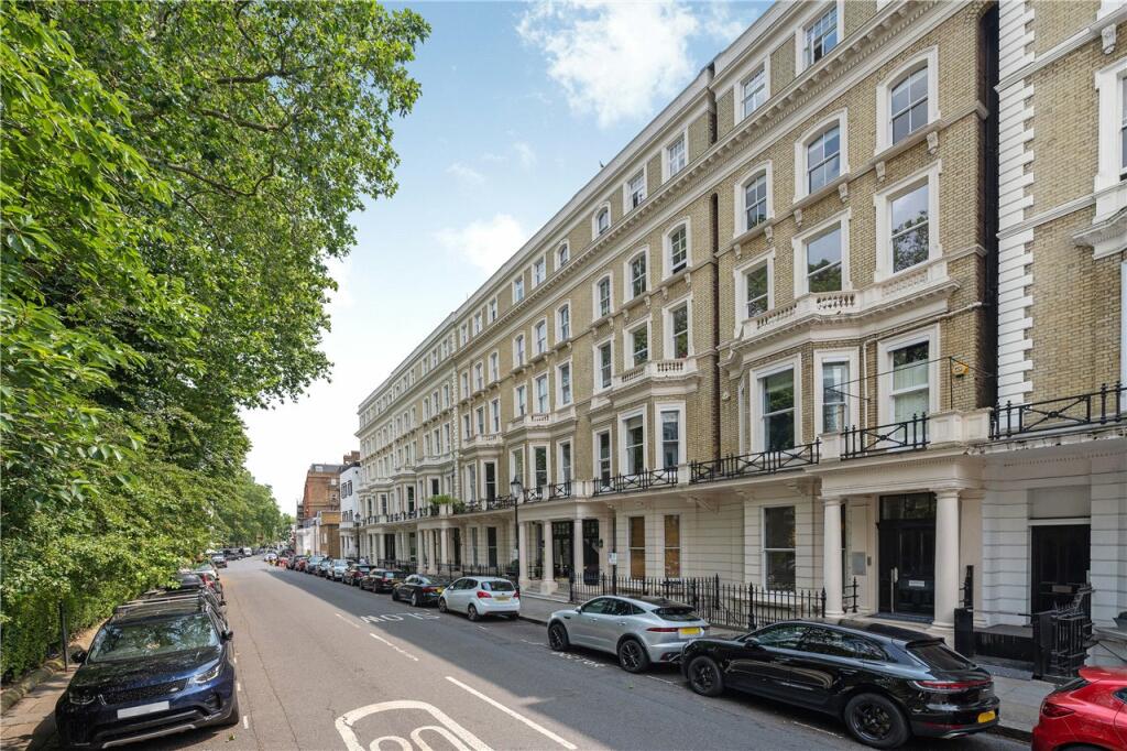 1 bedroom flat for sale in Courtfield Gardens, London, SW5