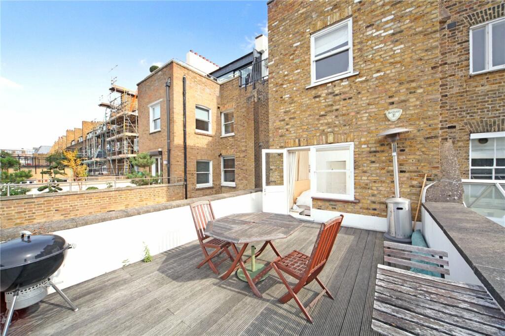 2 bedroom flat for sale in Queens Gate, London, SW7