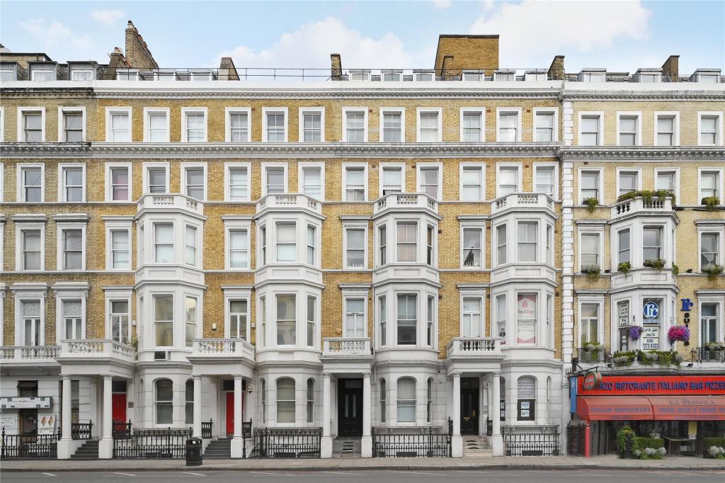 2 bedroom flat for sale in Cromwell Road, London, SW7