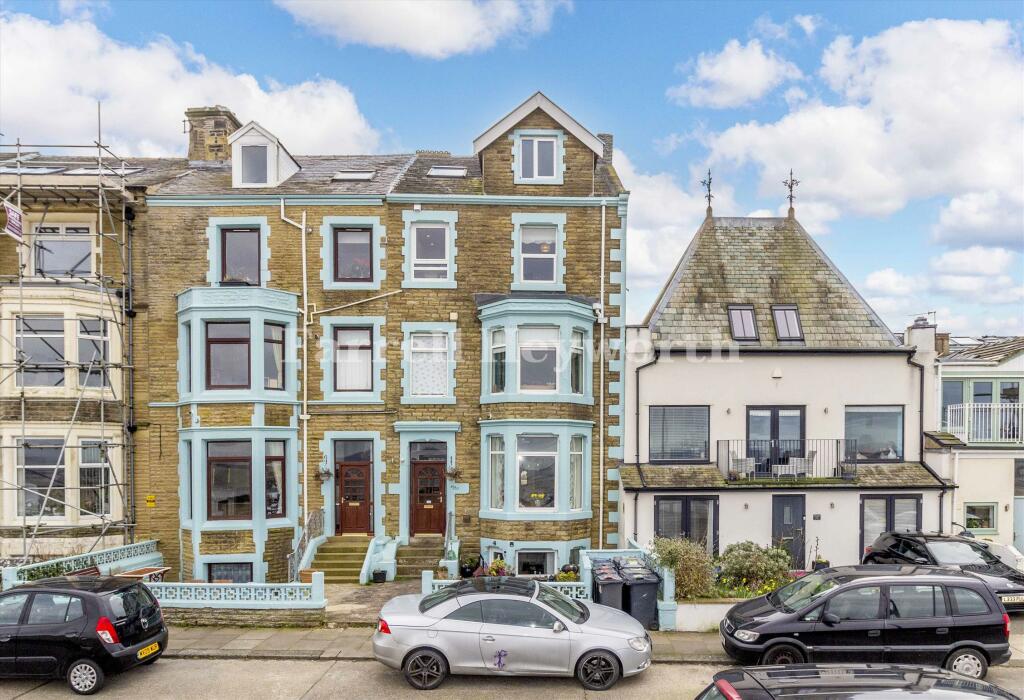 2 bedroom flat for sale in Sandylands Promenade, Heysham, Morecambe, LA3