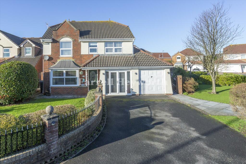 4 bedroom house for sale in Wells Close, Heaton With Oxcliffe