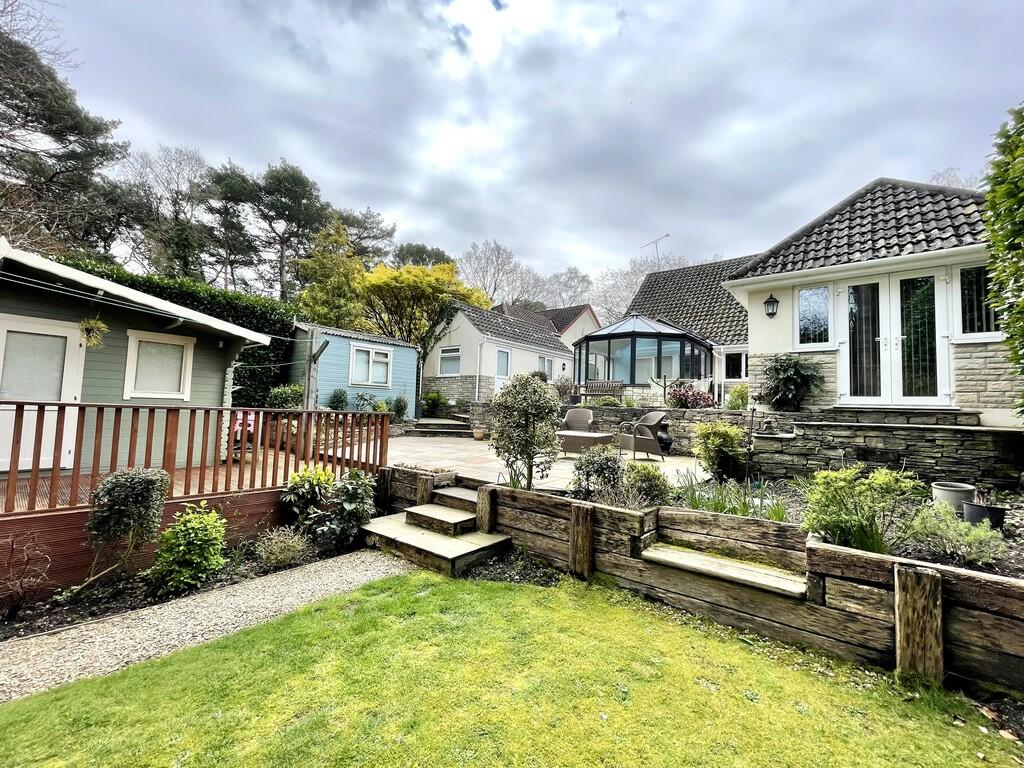 4 bedroom chalet for sale in Dunyeats Road, Broadstone, BH18