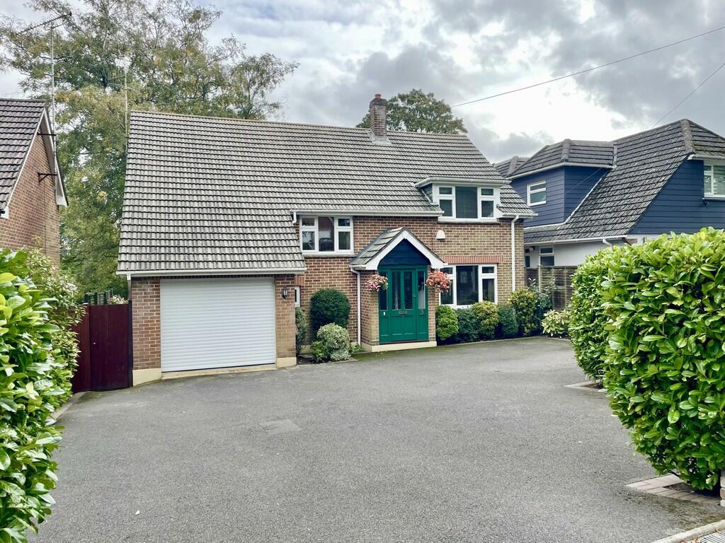 4 bedroom detached house for sale in Cotton Close, Broadstone, BH18