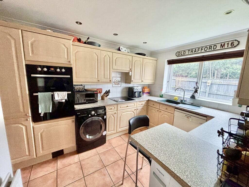 Additional property image - Greenhayes, Broadstone