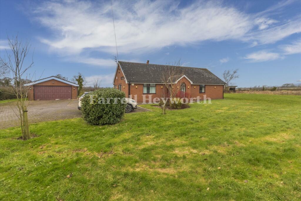 4 bedroom bungalow for sale in Langtree Lane, Elswick, Preston, PR4
