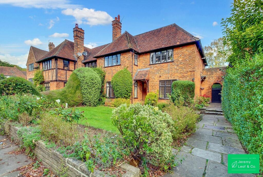 Main image of property: Edmunds Walk, London, N2