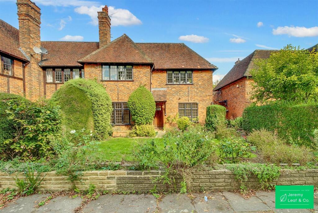 Main image of property: Edmunds Walk, London