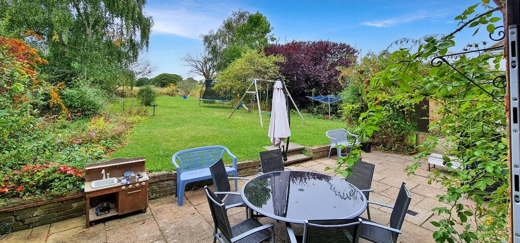 Additional property image - Billericay, Essex, CM11