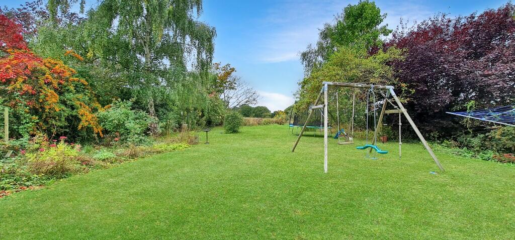 Additional property image - Billericay, Essex, CM11