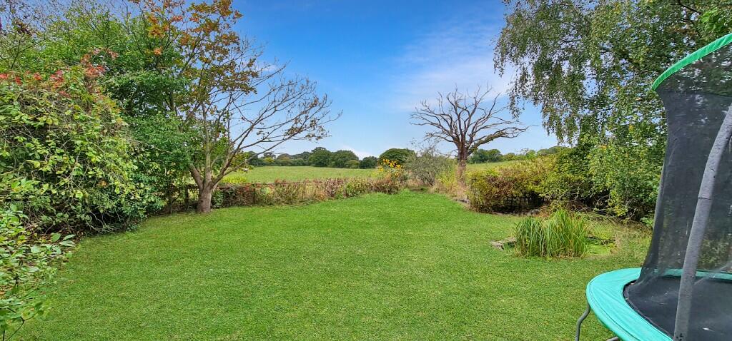 Additional property image - Billericay, Essex, CM11