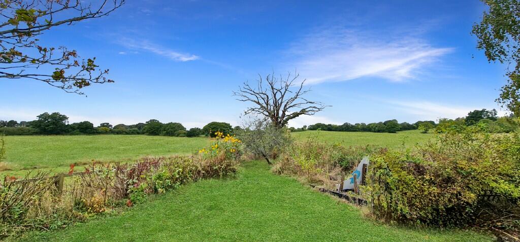 Additional property image - Billericay, Essex, CM11