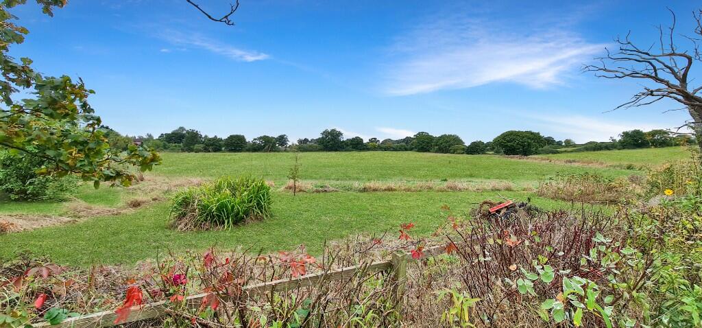 Additional property image - Billericay, Essex, CM11