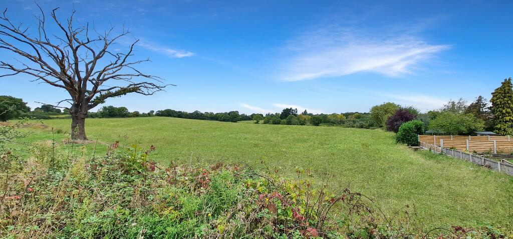 Additional property image - Billericay, Essex, CM11