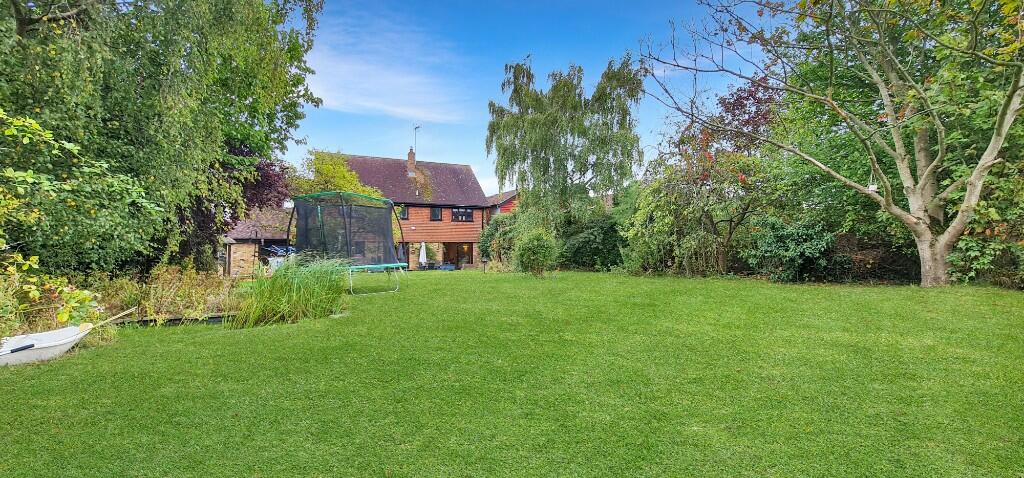 Additional property image - Billericay, Essex, CM11