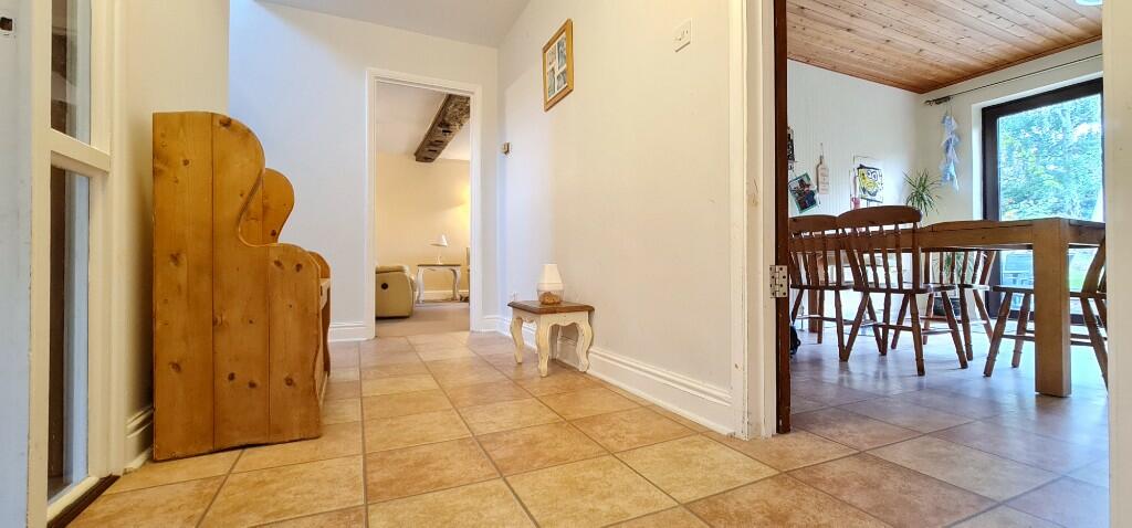 Additional property image - Billericay, Essex, CM11