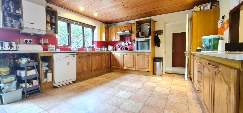 Additional property image - Billericay, Essex, CM11