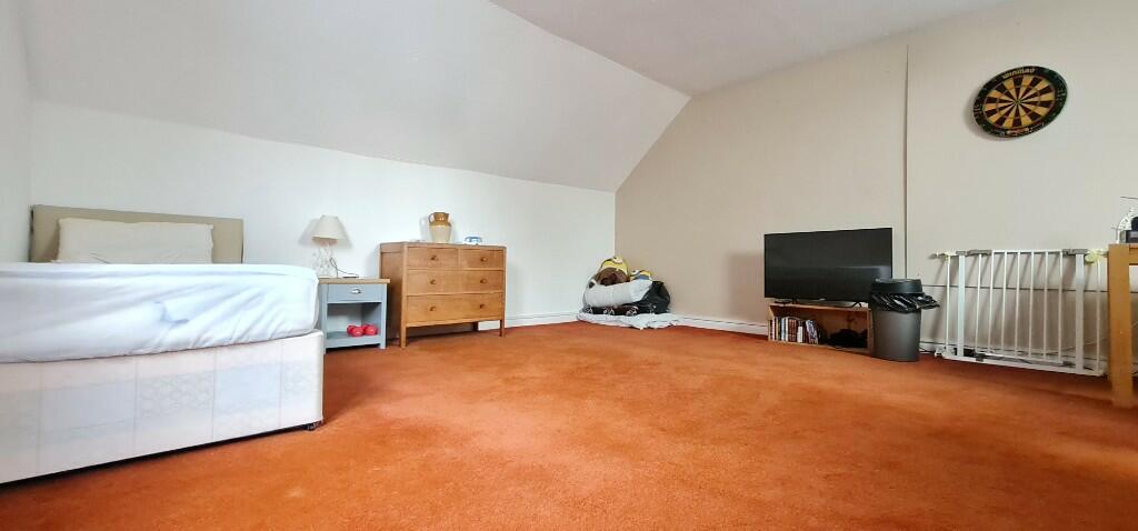 Additional property image - Billericay, Essex, CM11