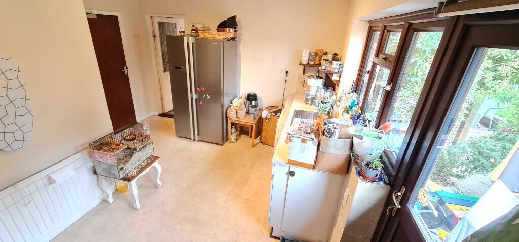 Additional property image - Billericay, Essex, CM11