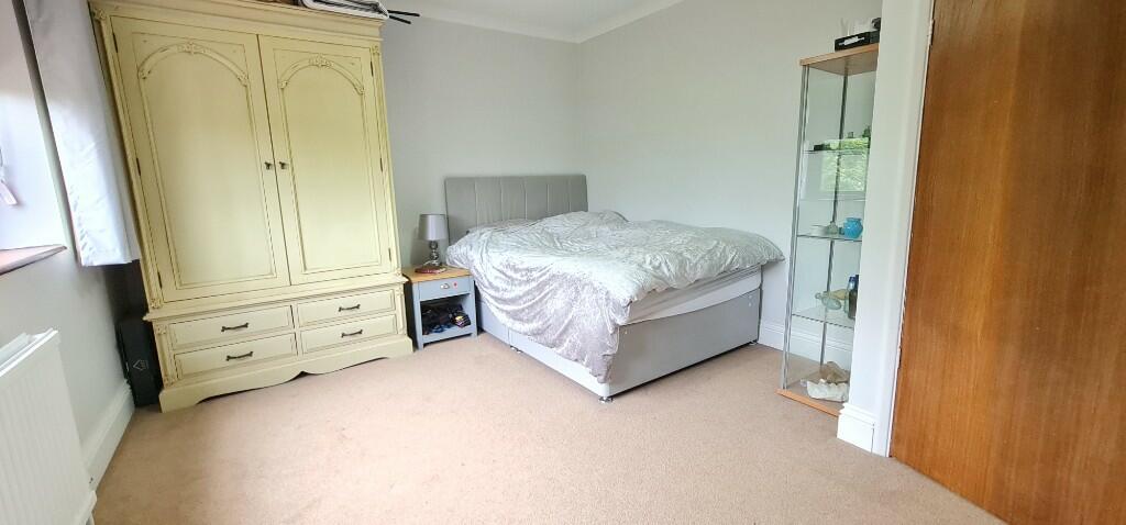 Additional property image - Billericay, Essex, CM11