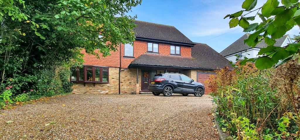 Additional property image - Billericay, Essex, CM11