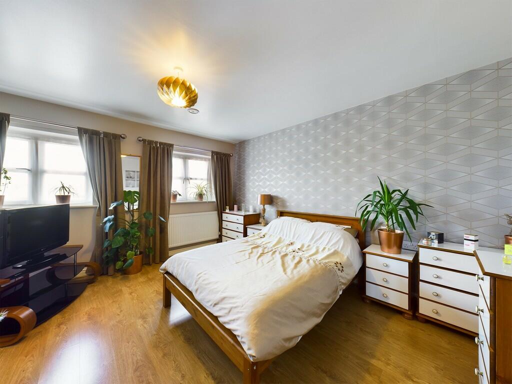 2 bedroom end of terrace house for sale in Stonyford Drive, Stainforth, DN7