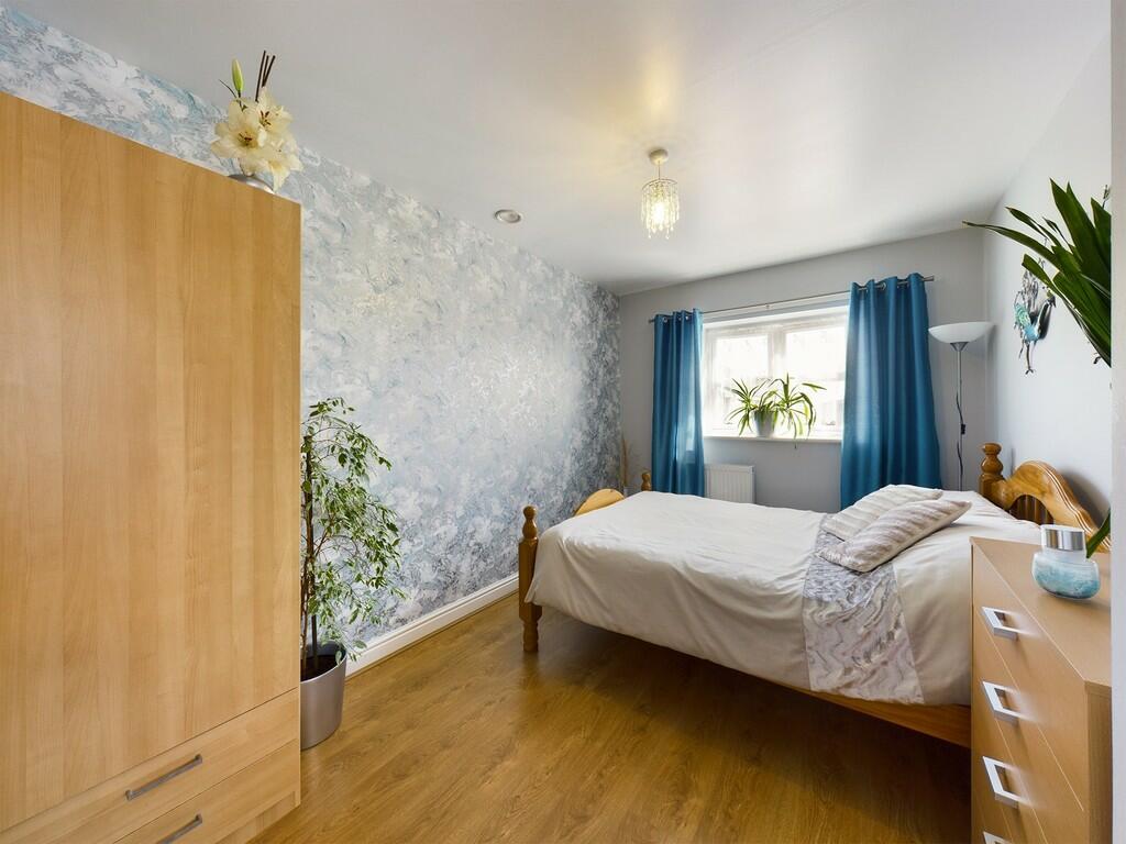 2 bedroom end of terrace house for sale in Stonyford Drive, Stainforth, DN7