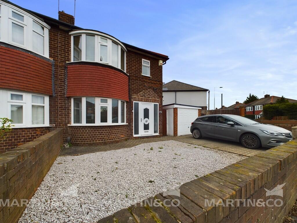 3 bedroom semidetached house for sale in Harrowden Road , Wheatlley, DN2