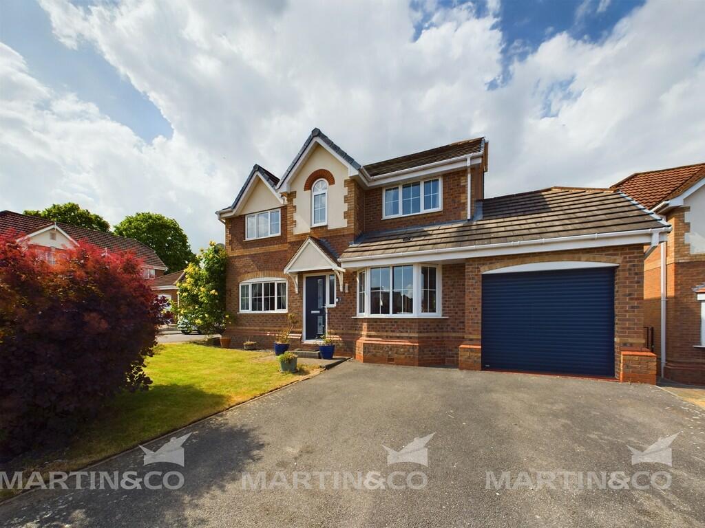 4 bedroom detached house for sale in Huxterwell Drive, Woodfield Plantation, DN4