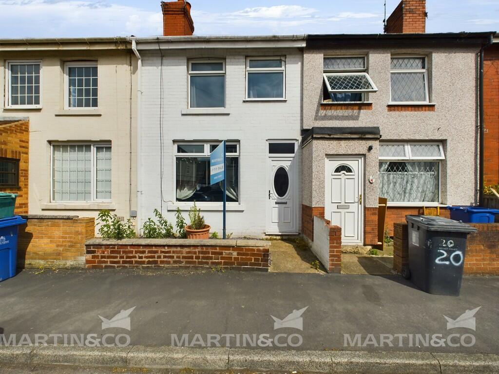 3 bedroom terraced house for sale in Queens Road , Askern, DN6