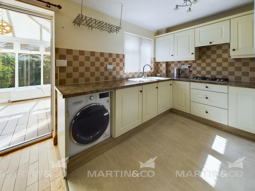 3 bedroom detached house for sale in Manor Farm Close, Adwick Le Street