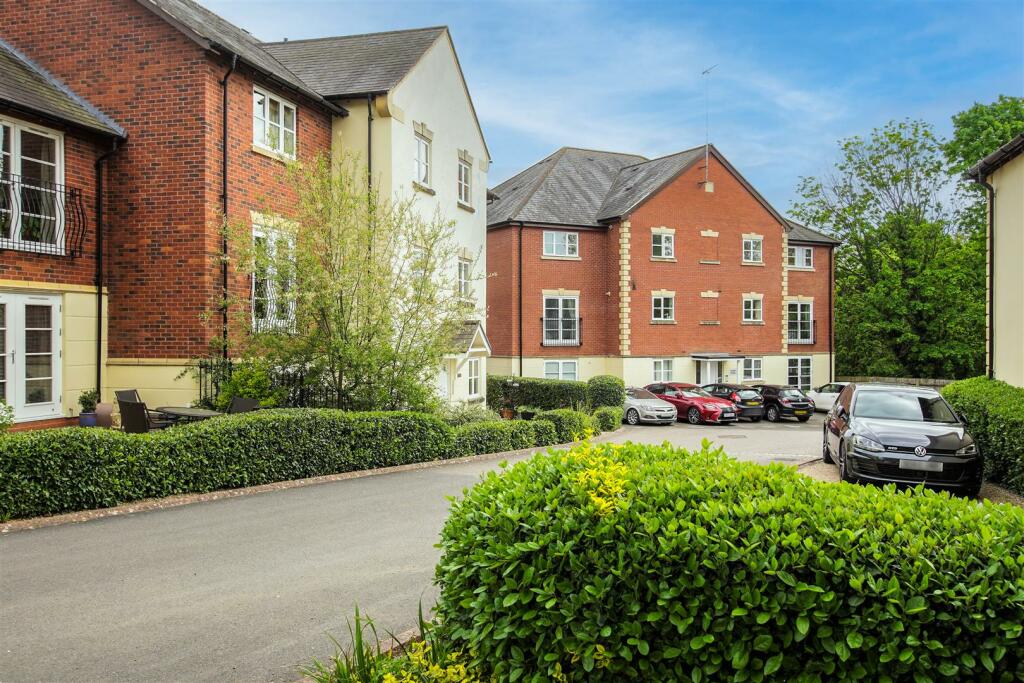 1 bedroom apartment for sale in Lucas Court, Leamington Spa, CV32